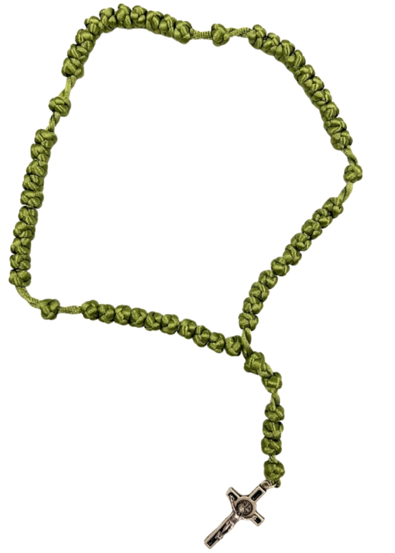 Różaniec sznurkowy pleciony oliwkowy krzyż św. Benedykta