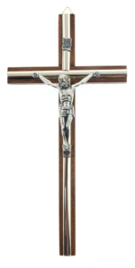 Krzyż drewniany 20cm ciemny z metalową listwą 